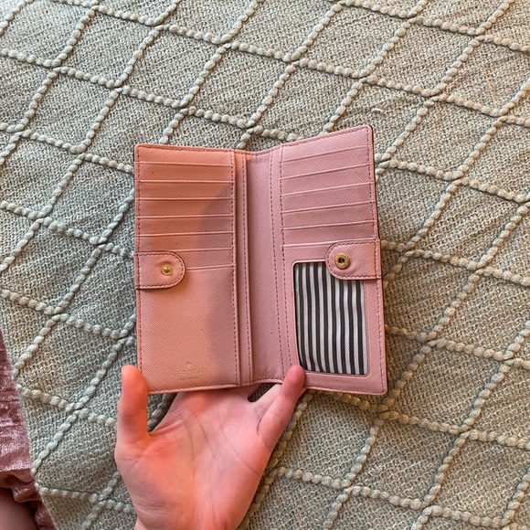 COPY - Kate Spade Wallet - Picture 2 of 3